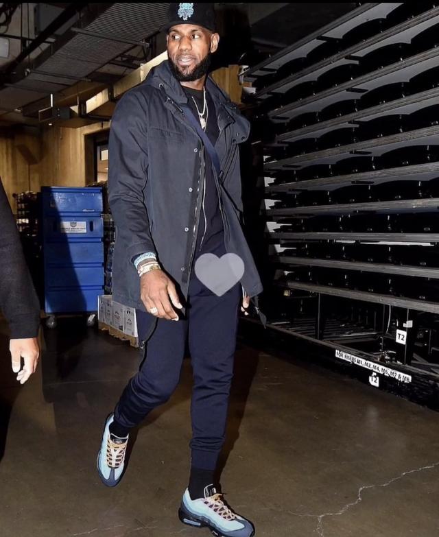 一场2-0让西甲争冠格局大乱，大黑马豪取6连胜，只落后皇马1分（2-0搅乱西甲争冠格局，黑马豪取6连胜距皇马仅1分）