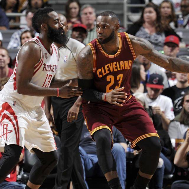 西甲：皇马客场2-2战平比利亚雷亚尔（西甲联赛：皇马客场与比利亚雷亚尔2-2握手言和）