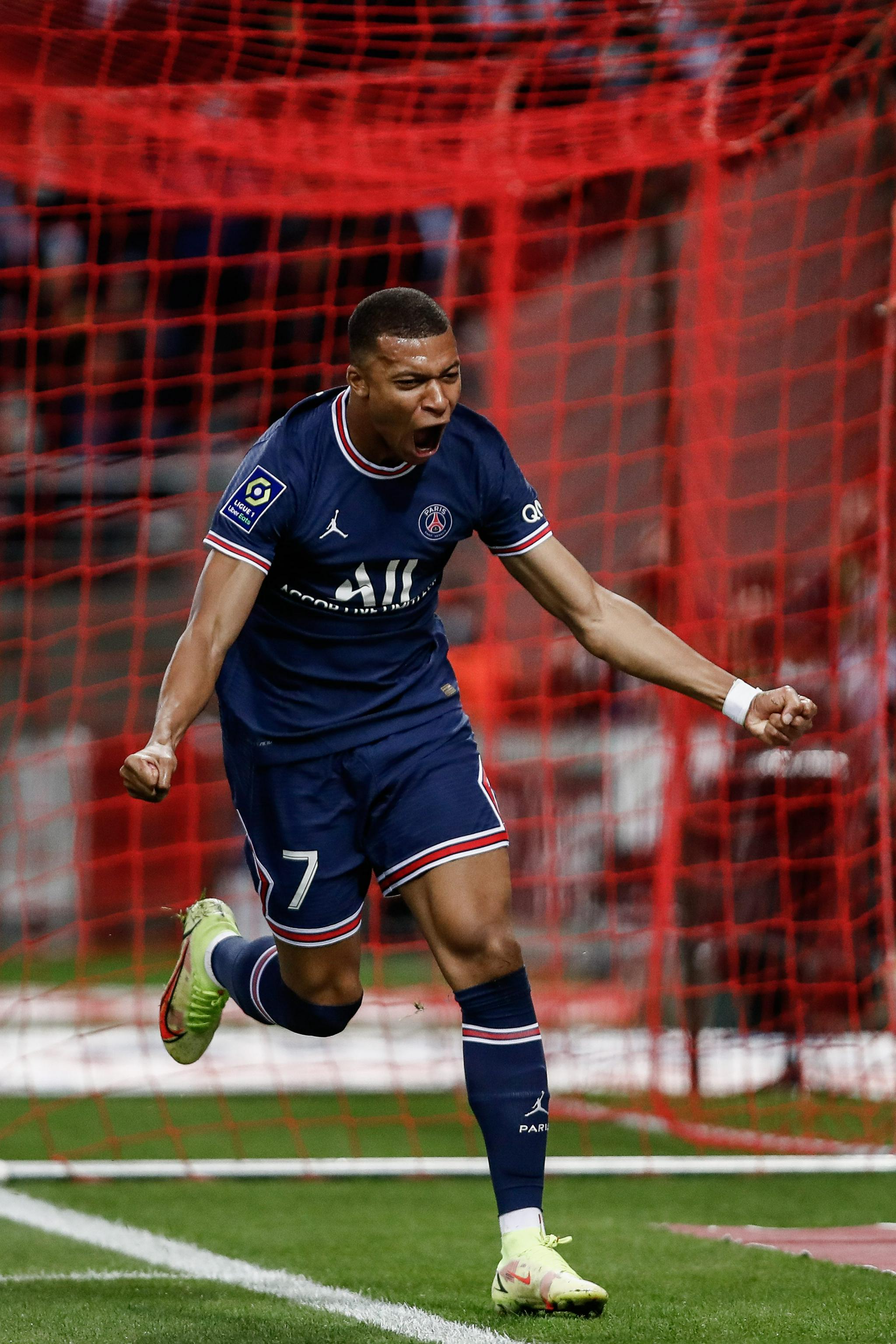 森保一：与英格兰交手深感荣幸，望能与最顶尖对手一较高下（森保一：对阵英格兰殊为荣幸，期与顶尖强敌一较高下）