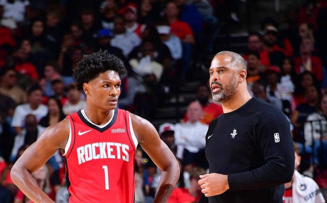 苏炳添退役，吴艳妮惹争议？晒出6年前合照，网友却认不出她是谁（苏炳添宣布退役，吴艳妮引发热议？晒出6年前合影，网友直呼认不出）