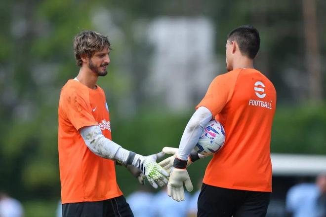 本赛季五大联赛球队欧冠积分：英超6队61分第1，意甲35分第2（欧冠本赛季五大联赛积分榜：英超6队合计61分居首，意甲35分次席）