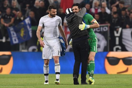 弗兰克：水晶宫体系和曼联相似？不同的球队不能拿来相提并论（弗兰克：别把水晶宫和曼联相提并论，体系各不相同）