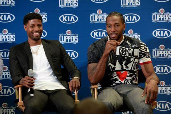 拜仁已连续19场联赛进球2+，有望追平自己保持的德甲纪录（拜仁联赛已19场至少进两球，剑指追平其保持的德甲纪录）