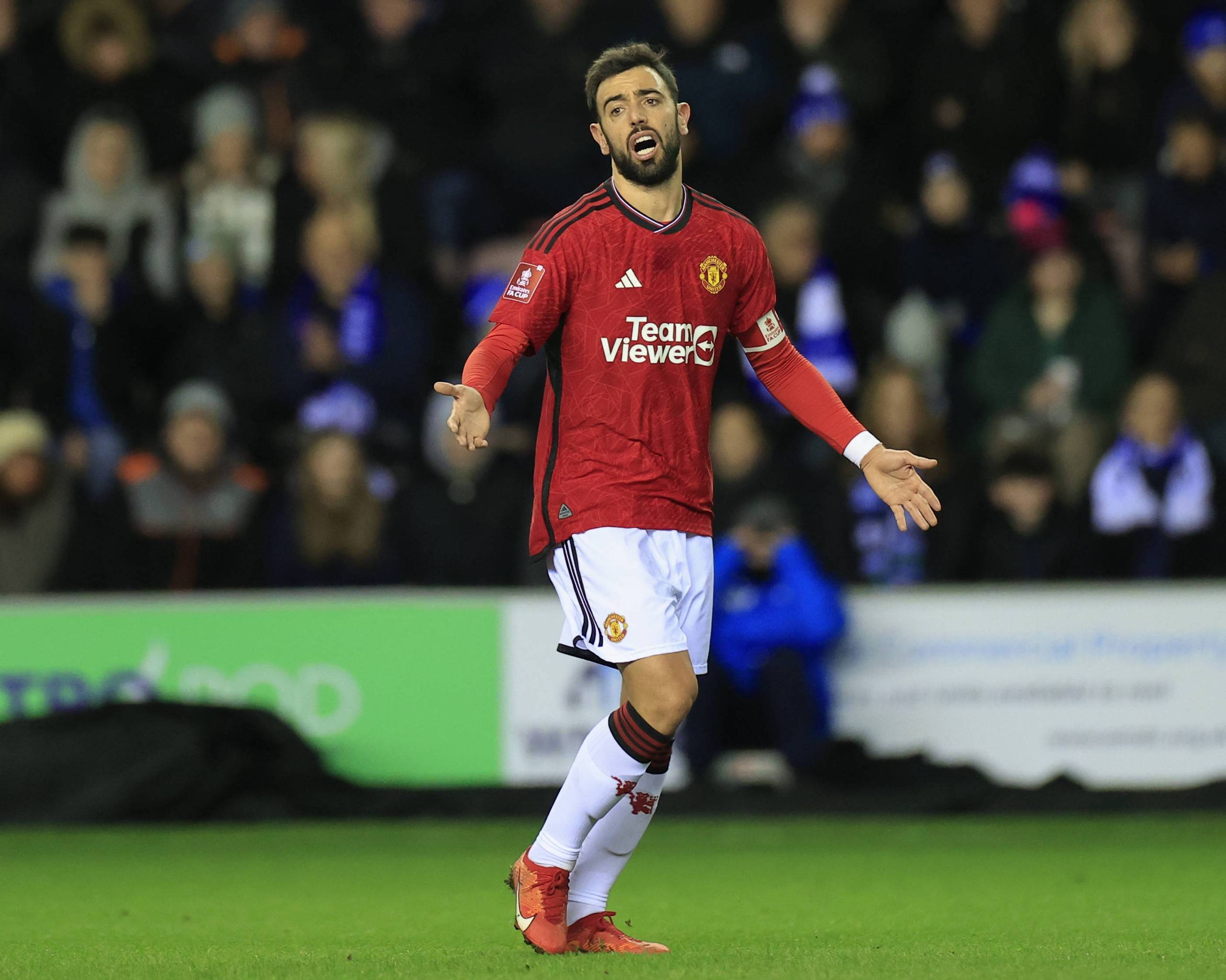 赛季最佳一战！小佩顿替补贡献19分11板（赛季最强表现！小佩顿替补轰下19分11篮板）