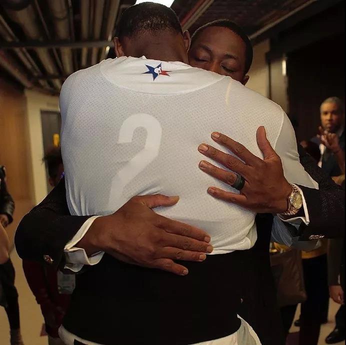 阿德里亚诺：感谢球迷还称我为皇帝；伊布是我合作过最强队友（阿德里亚诺致谢仍称他“皇帝”的球迷：伊布是我生涯最强队友）